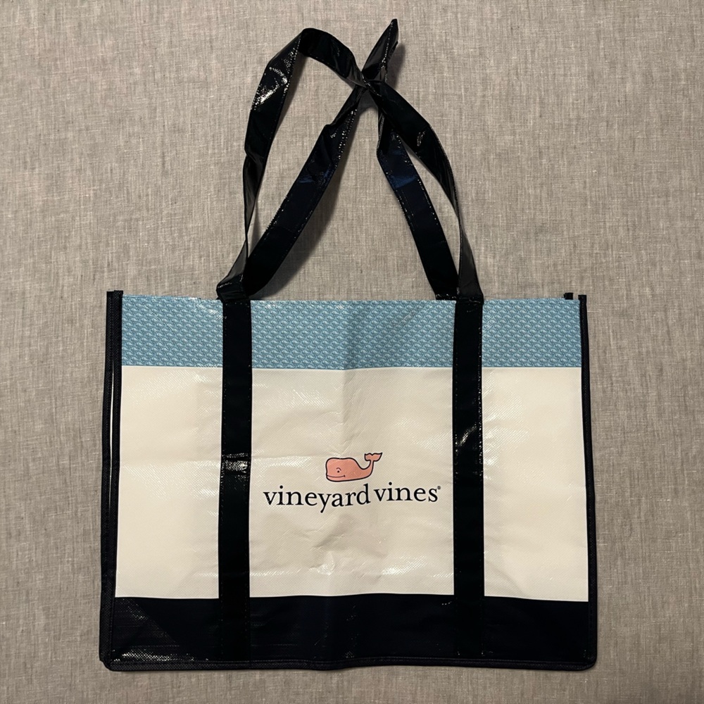 Vineyard Vines reusable tote, size Medium, new without tags.